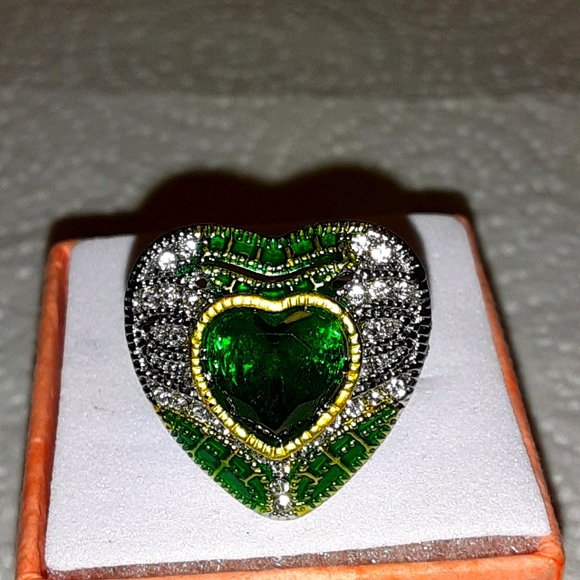 HEART RING, EMERALD, 2-TONE, 6,7,10 - Picture 9 of 10